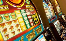 Myanmar National League ဘောလုံးလောင်းကစား